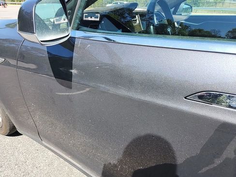 Used 2015 Tesla Model S 85D image 21