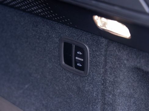 Certified 2024 Porsche Macan 4 Electric image 44