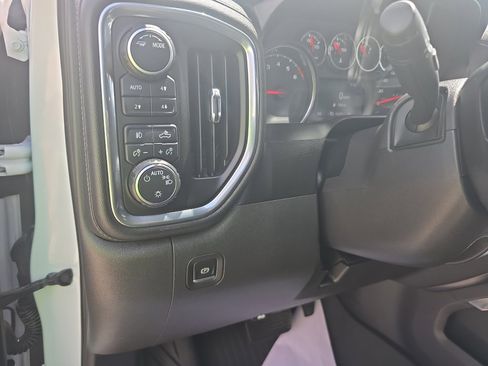 Used 2021 Chevrolet Silverado 1500 LT Trail Boss w/ Bed Protection Package image 12