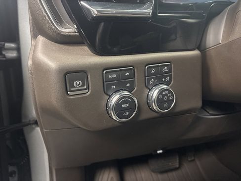 Used 2023 GMC Sierra 1500 SLT w/ SLT Premium Package image 14