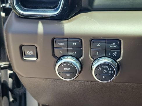 Used 2023 GMC Sierra 1500 Denali AWD/4WD image 19