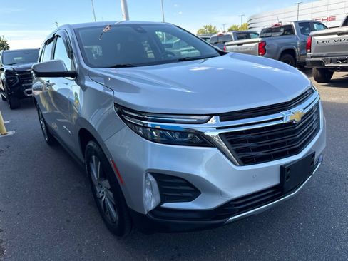 Used 2022 Chevrolet Equinox LT AWD/4WD image 4