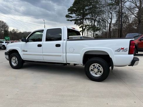 Used 2004 Chevrolet Silverado 2500 LS w/ Heavy-Duty Power Package image 8