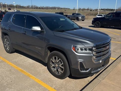 Used 2022 GMC Acadia SLE image 3