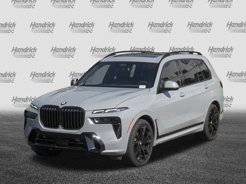 Used 2025 BMW X7 xDrive40i w/ M Sport Package AWD/4WD image 5