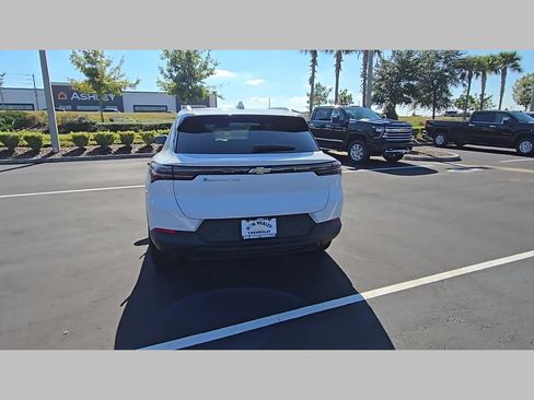 New 2026 Chevrolet Equinox EV LT image 20