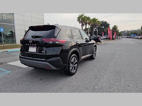 Used 2023 Nissan Rogue SV image 31