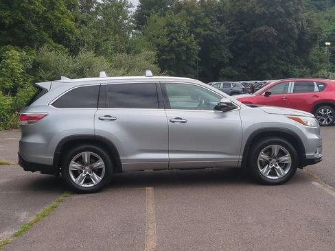Used 2014 Toyota Highlander Limited AWD/4WD image 3