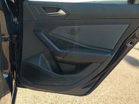 Used 2025 Volkswagen Jetta SE w/ Sunroof Package FWD image 29