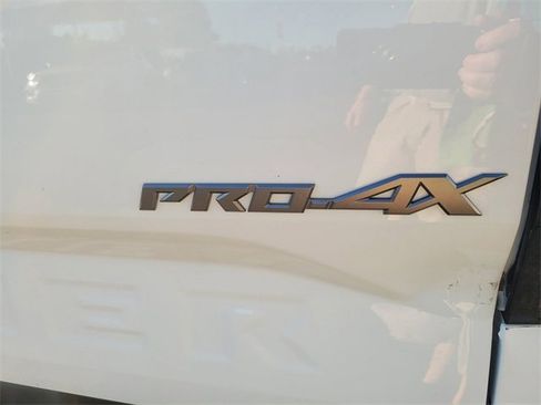 Used 2022 Nissan Frontier PRO-4X w/ Pro-4X Premium Package image 10