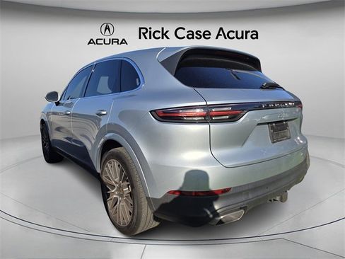 Used 2020 Porsche Cayenne w/ Premium Package image 7