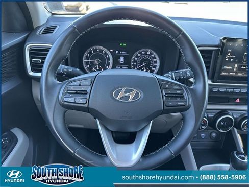 Certified 2021 Hyundai Venue SEL w/ Premium Package image 13