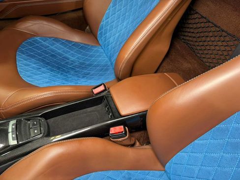 Used 2018 Ferrari 488 Spider image 31