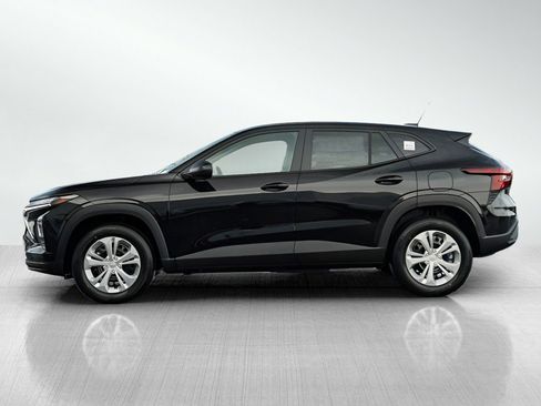 New 2026 Chevrolet Trax LS w/ Driver Confidence Package image 4