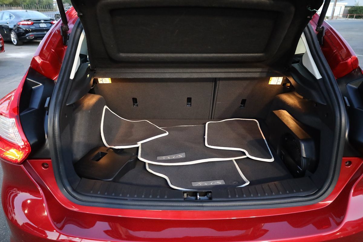 Used 2012 Ford Focus Titanium FWD image 12