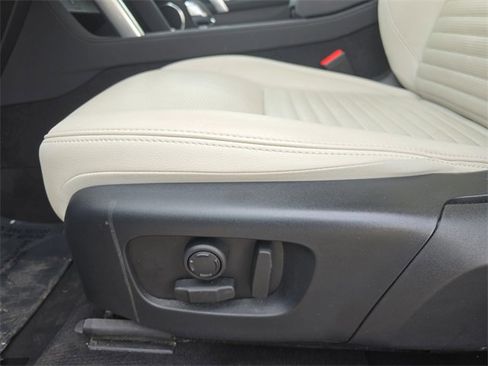 Used 2025 Land Rover Discovery Sport S image 26
