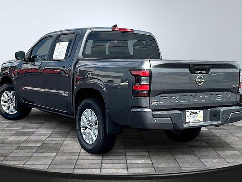Used 2022 Nissan Frontier SV w/ Technology Package image 11