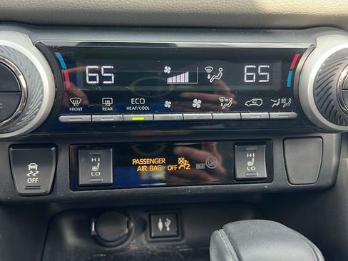 Used 2019 Toyota RAV4 XLE w/ Convenience Package image 25