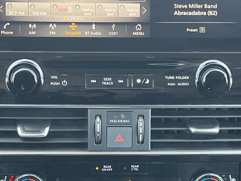 Used 2024 Nissan Armada SL image 15