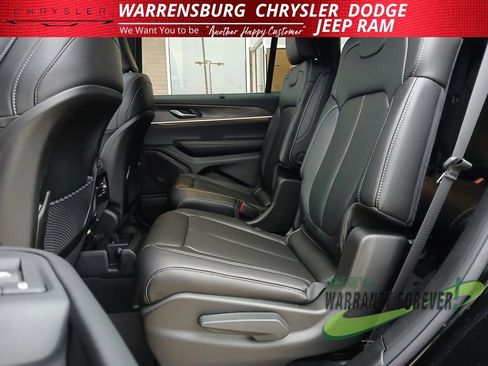 New 2025 Jeep Grand Cherokee L Limited w/ Luxury Tech Group II image 13