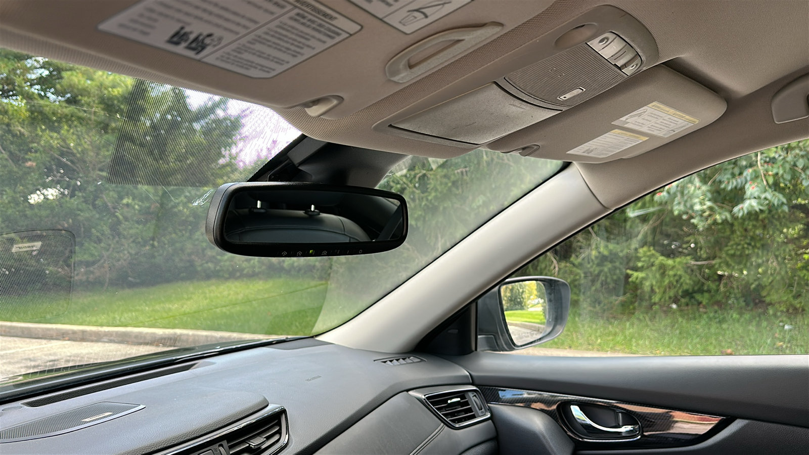 Used 2019 Nissan Rogue SL AWD/4WD image 23