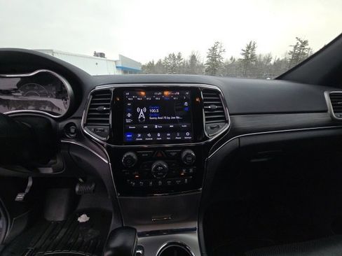 Used 2020 Jeep Grand Cherokee Limited w/ Luxury Group II image 10