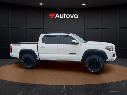 Used 2019 Toyota Tacoma TRD Off-Road image 6