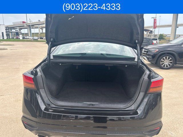 Used 2024 Nissan Altima 2.5 SR FWD image 9