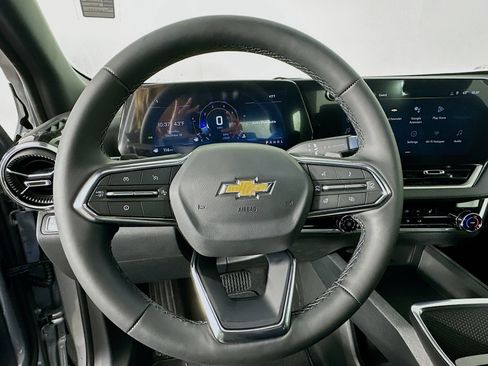 Used 2026 Chevrolet Equinox LT FWD image 12