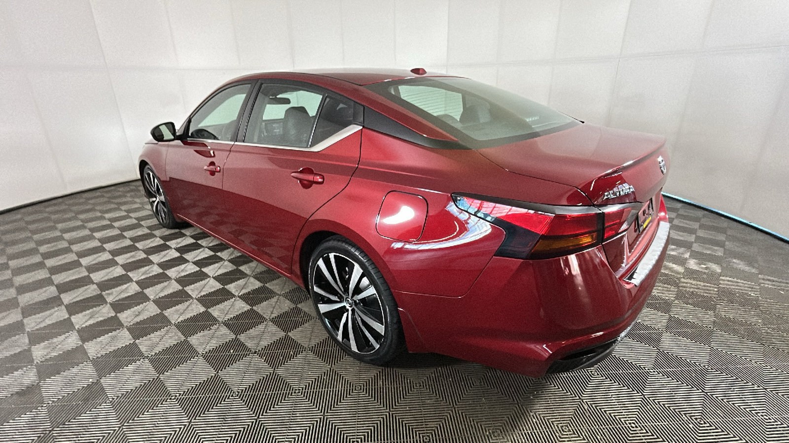 Used 2022 Nissan Altima 2.5 SR FWD image 5
