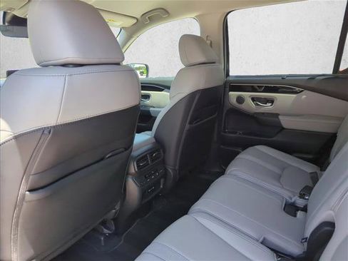 Used 2025 Honda Pilot EX-L image 15