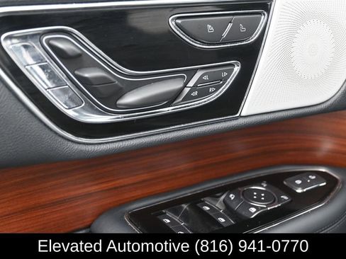 Used 2022 Lincoln Navigator Reserve AWD/4WD image 16