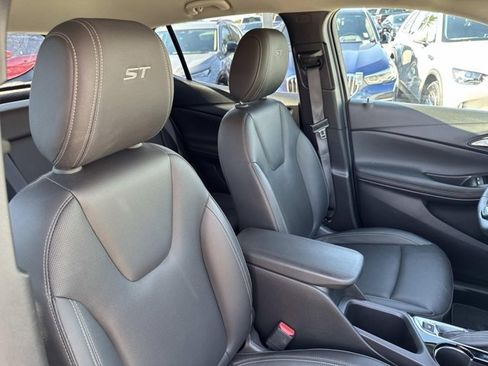 Used 2024 Buick Encore GX Sport Touring w/ Comfort Package image 17