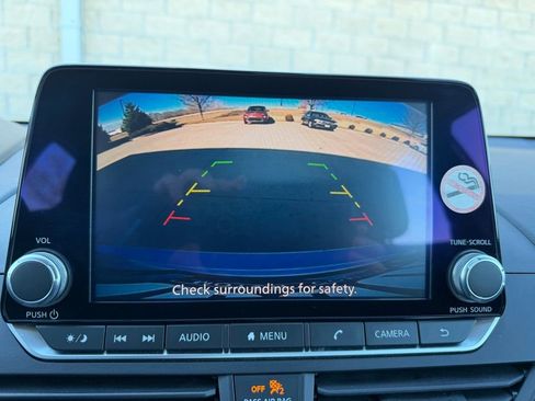 Used 2024 Nissan Altima 2.5 SV image 22