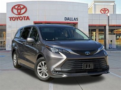Used 2022 Toyota Sienna LE