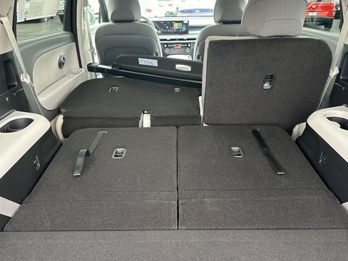New 2026 Hyundai Ioniq 9 SE AWD/4WD image 16