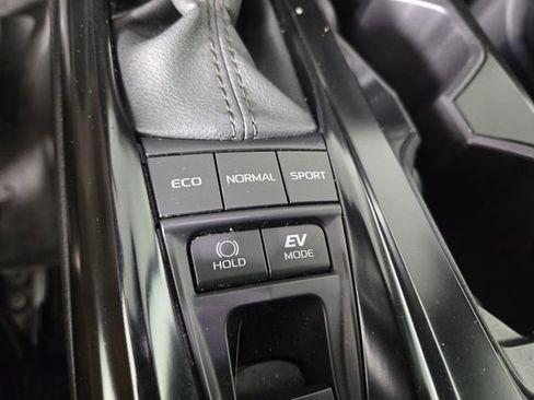 Used 2025 Toyota Camry SE FWD image 27
