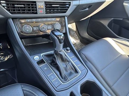Used 2023 Volkswagen Jetta SE image 14