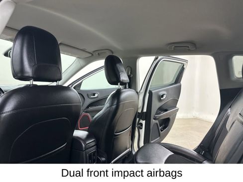 Used 2019 Jeep Compass Trailhawk AWD/4WD image 27