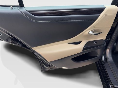 Used 2021 Lexus ES 250 w/ Premium Package image 37