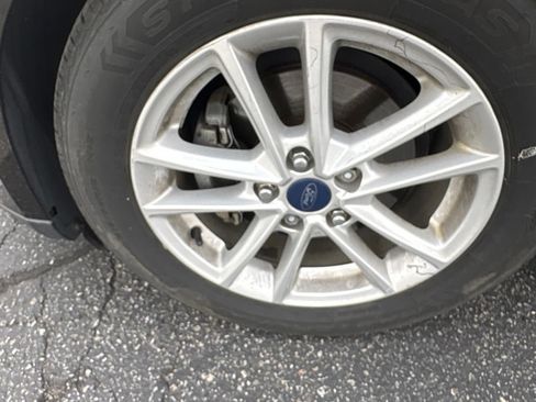 Used 2015 Ford Focus SE FWD image 24
