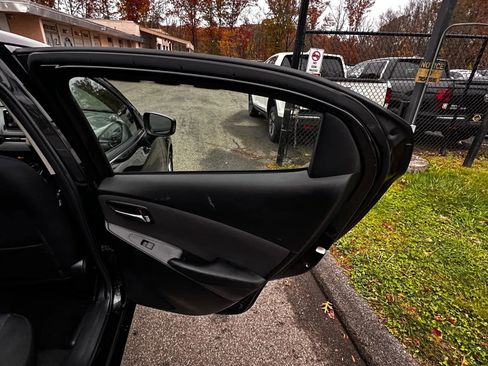 Used 2017 Toyota Yaris iA image 27