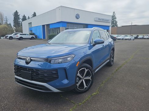 New 2026 Volkswagen Tiguan SE image 1