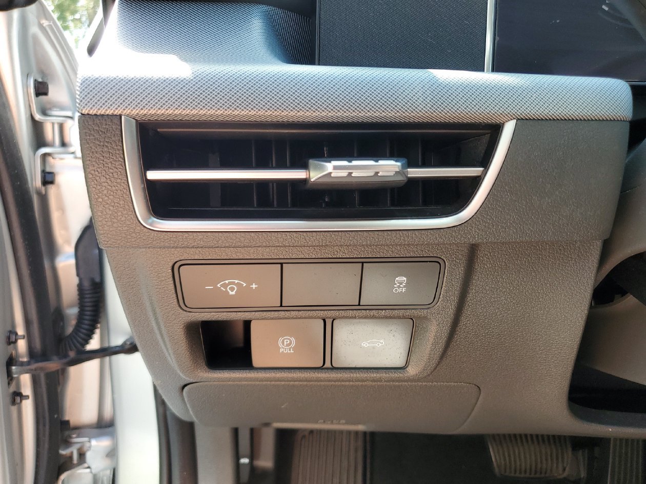 Used 2025 Hyundai Sonata SEL FWD image 28
