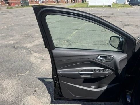 Used 2018 Ford Escape SE FWD image 14