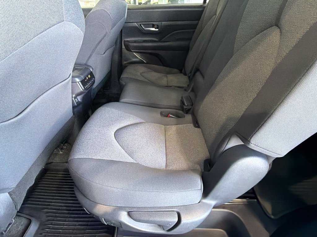 Certified 2025 Toyota Grand Highlander FWD image 33