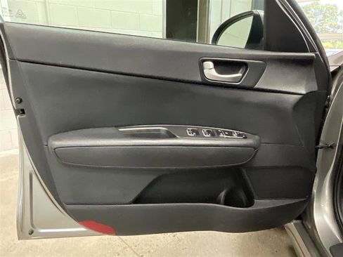 Used 2018 Kia Optima LX image 10