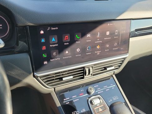 Certified 2023 Porsche Cayenne AWD/4WD image 34