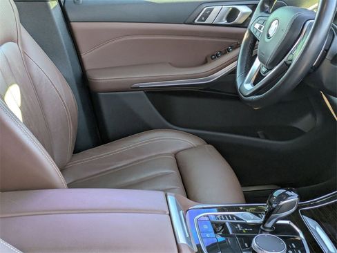 Used 2025 BMW X5 xDrive50e image 36