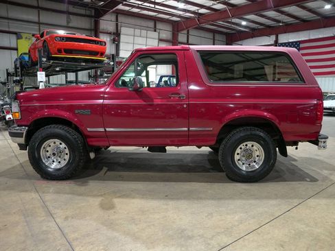 Used 1995 Ford Bronco XLT AWD/4WD image 4